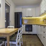 Alquiler de un luminoso apartamento de 2 habitaciones, 64 m², Zvezdara, Belgrado, Serbia